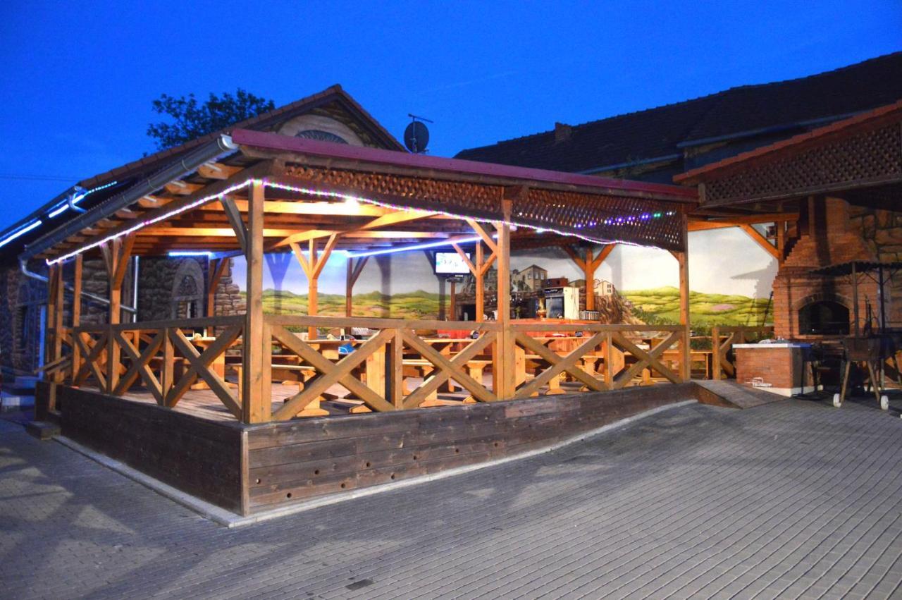 Wellness Club Villa Puclice Exterior photo